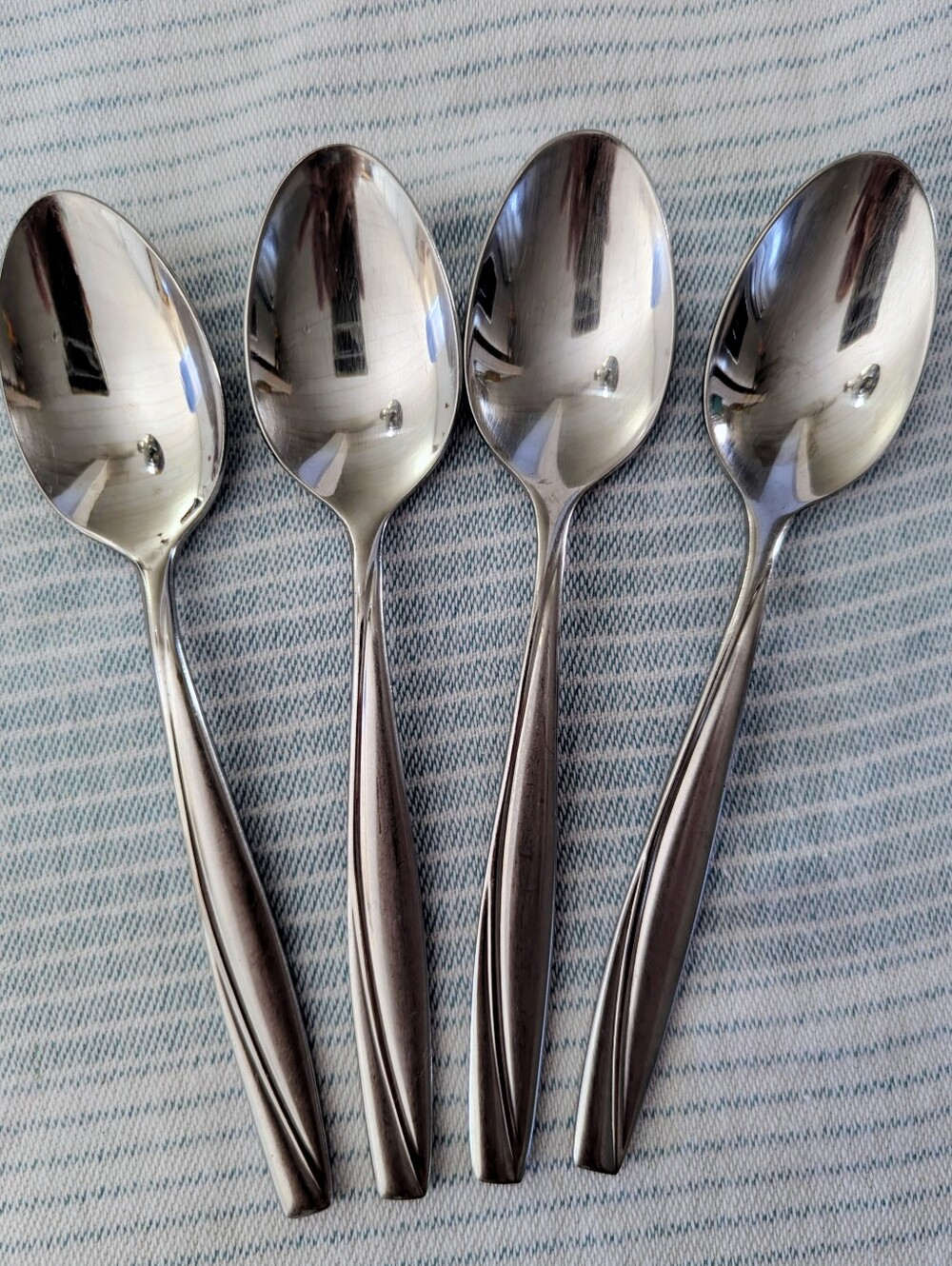 Oneida Camlynn 4 Small Spoons